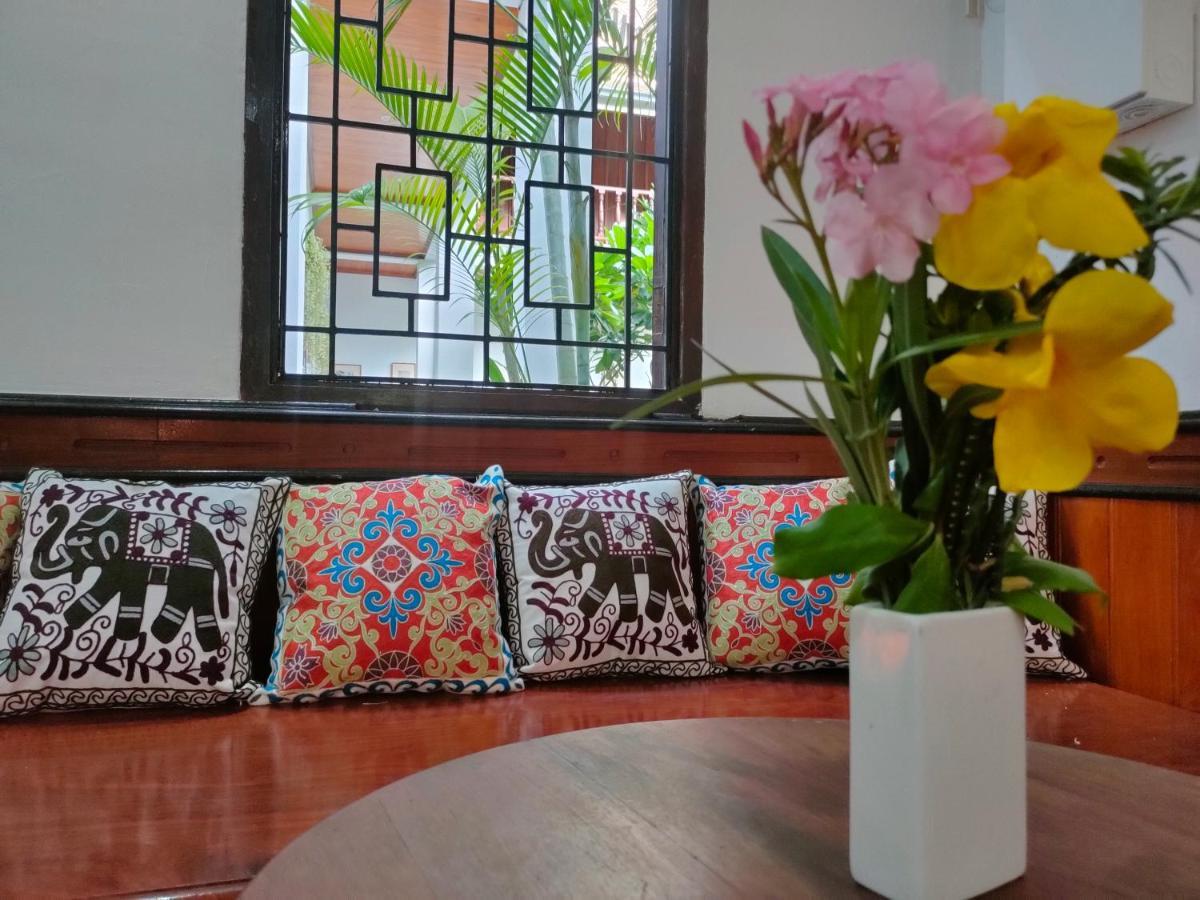 لوانغ برابانغ Lotus Corner - Heritage B&B المظهر الخارجي الصورة